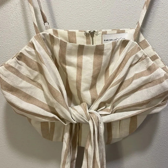 CHRISELLE and Joa fromt tie crop top. - Picture 4 of 11